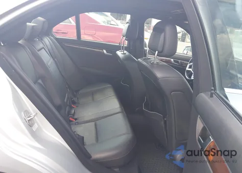 2012 Mercedes-Benz C 250 Luxury/Sport из США, поврежденный, VIN WDDGF4HB7CA628457